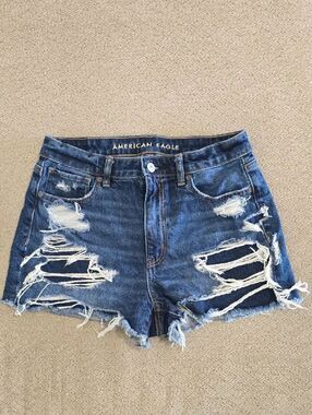 American Eagle Mom Short Strigid Distressed Raw Hem Jean Shorts - Size 6